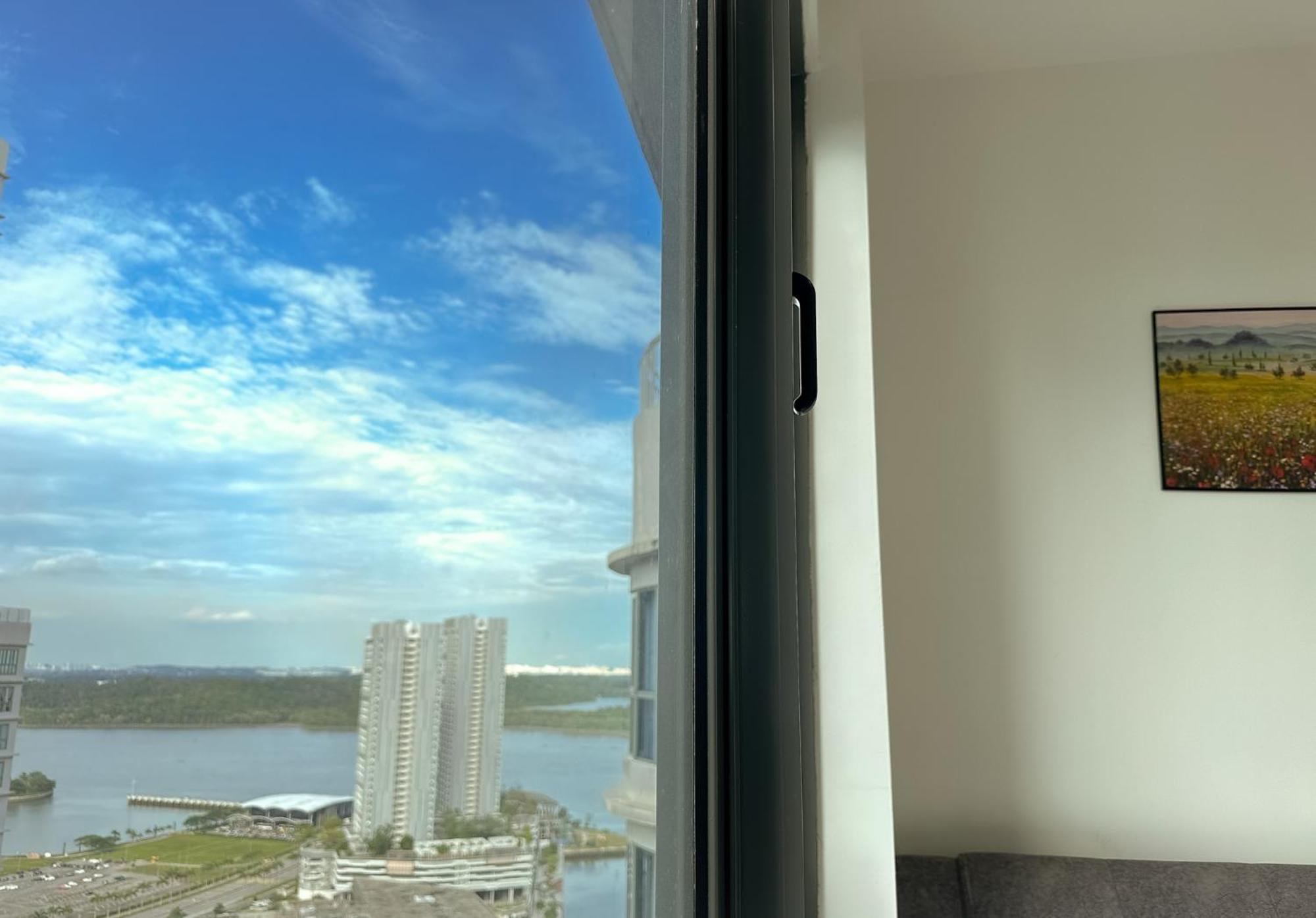 Teega Suites Puteriharbour By Wp Homestay Джохор Бахру Стая снимка