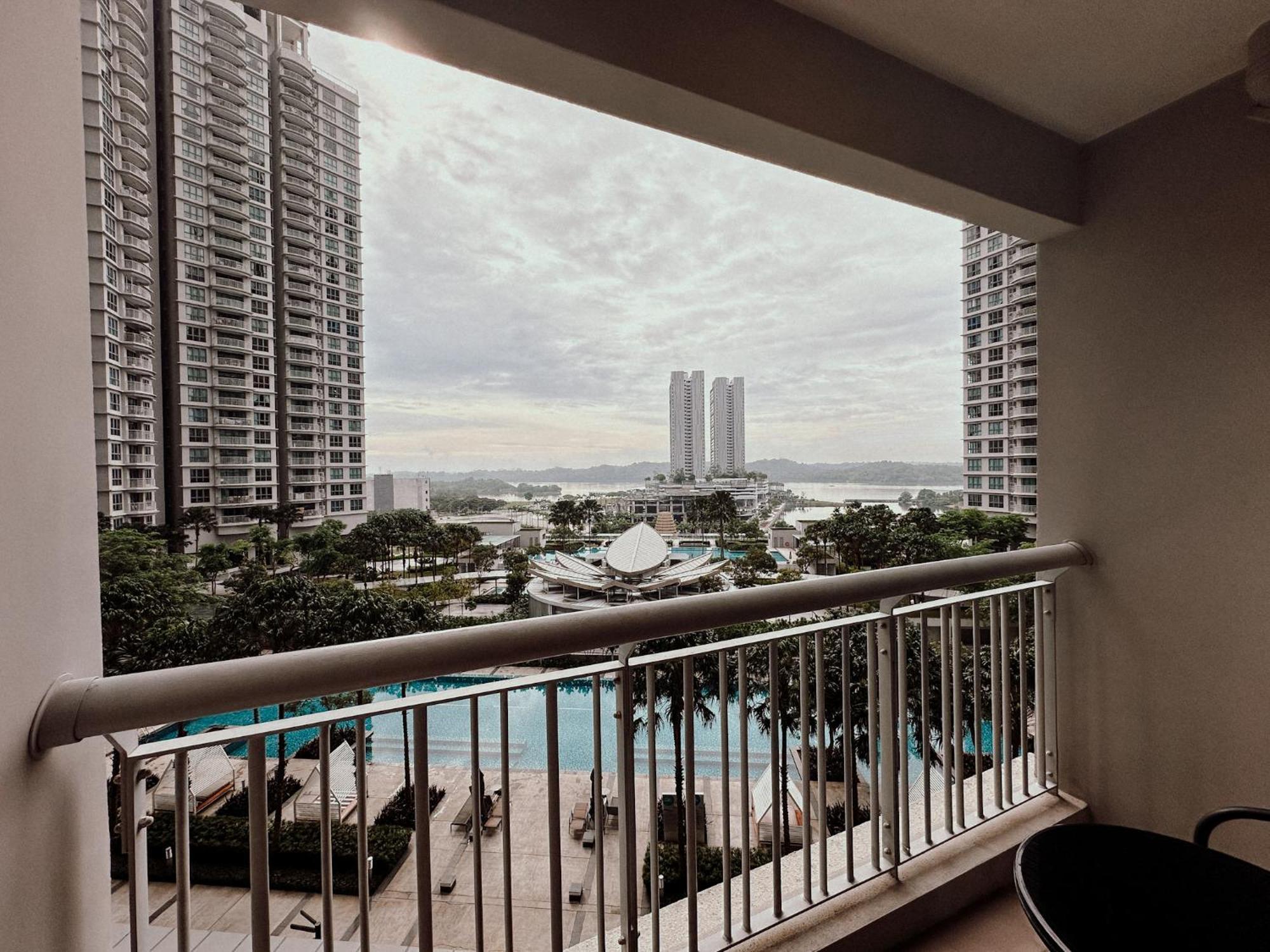 Teega Suites Puteriharbour By Wp Homestay Джохор Бахру Екстериор снимка